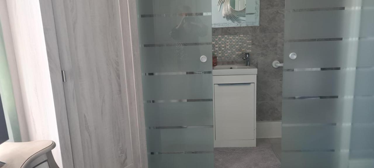 Parc Lodge Guesthouse Bridgend  Zewnętrze zdjęcie