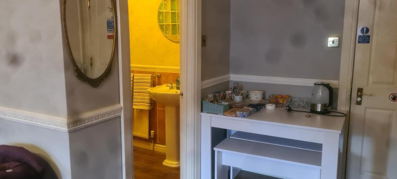 Parc Lodge Guesthouse Bridgend  Zewnętrze zdjęcie